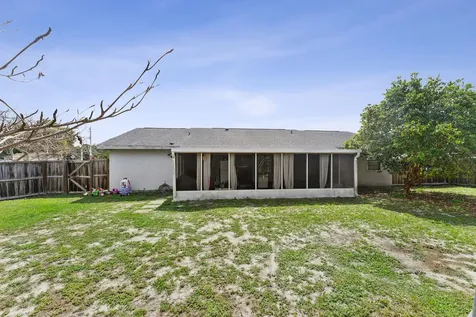1802 SE Vesthaven Court Port St Lucie FL 34952