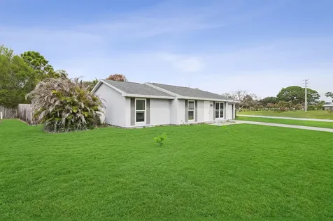 1802 SE Vesthaven Court Port St Lucie FL 34952