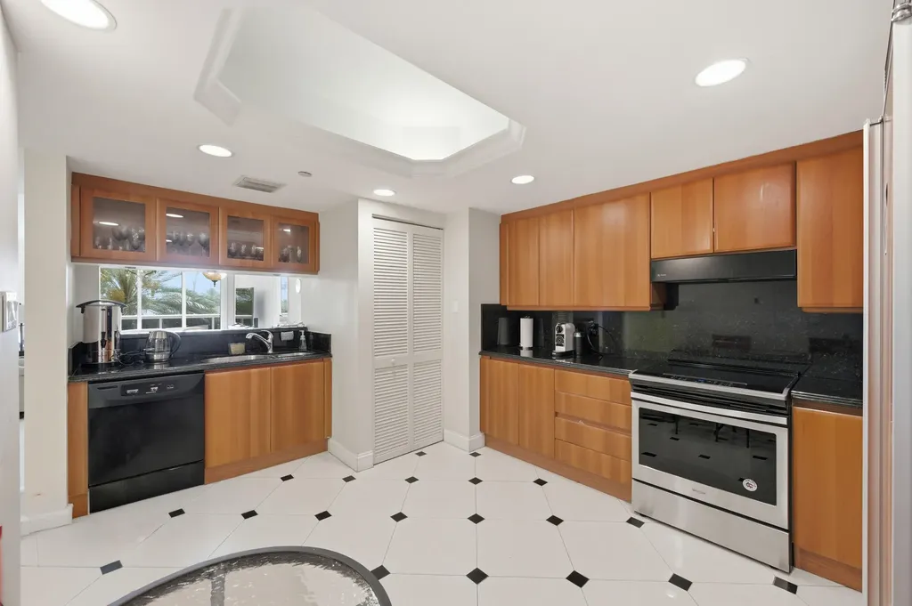 9595 Collins Avenue Surfside FL 33154
