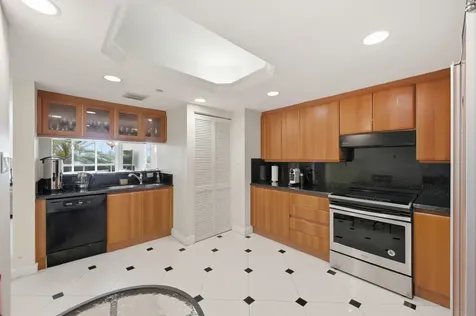 9595 Collins Avenue Surfside FL 33154