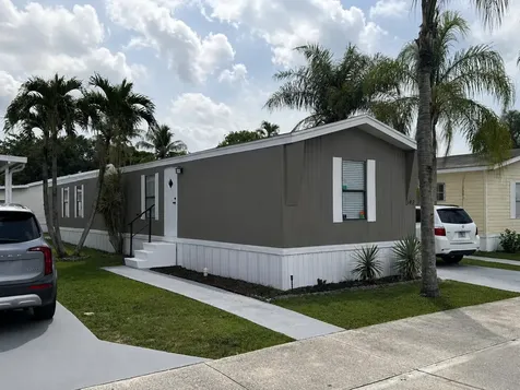 182 Plantation Boulevard Greenacres FL 33467