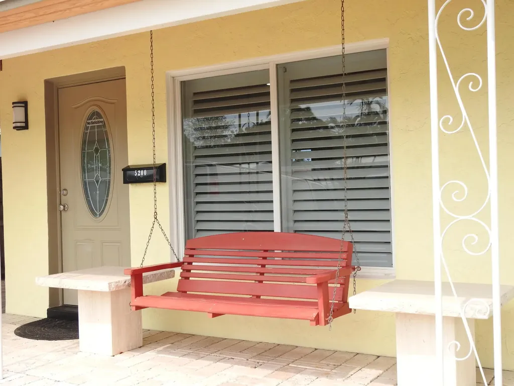 5200 NE 3rd Terrace Fort Lauderdale FL 33334