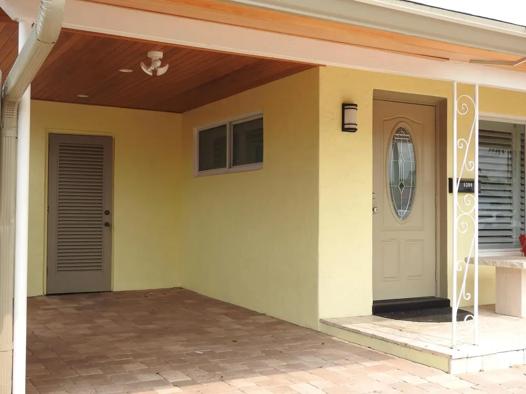 5200 NE 3rd Terrace Fort Lauderdale FL 33334