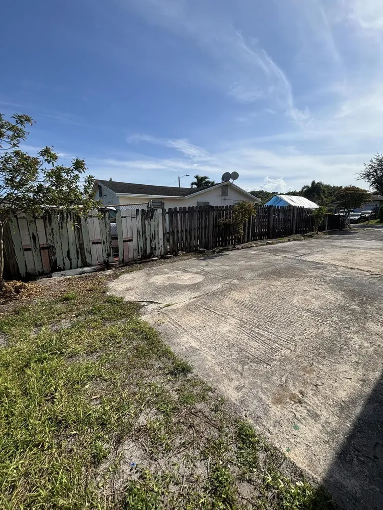 328 Urquhart Street Lake Worth Beach FL 33461