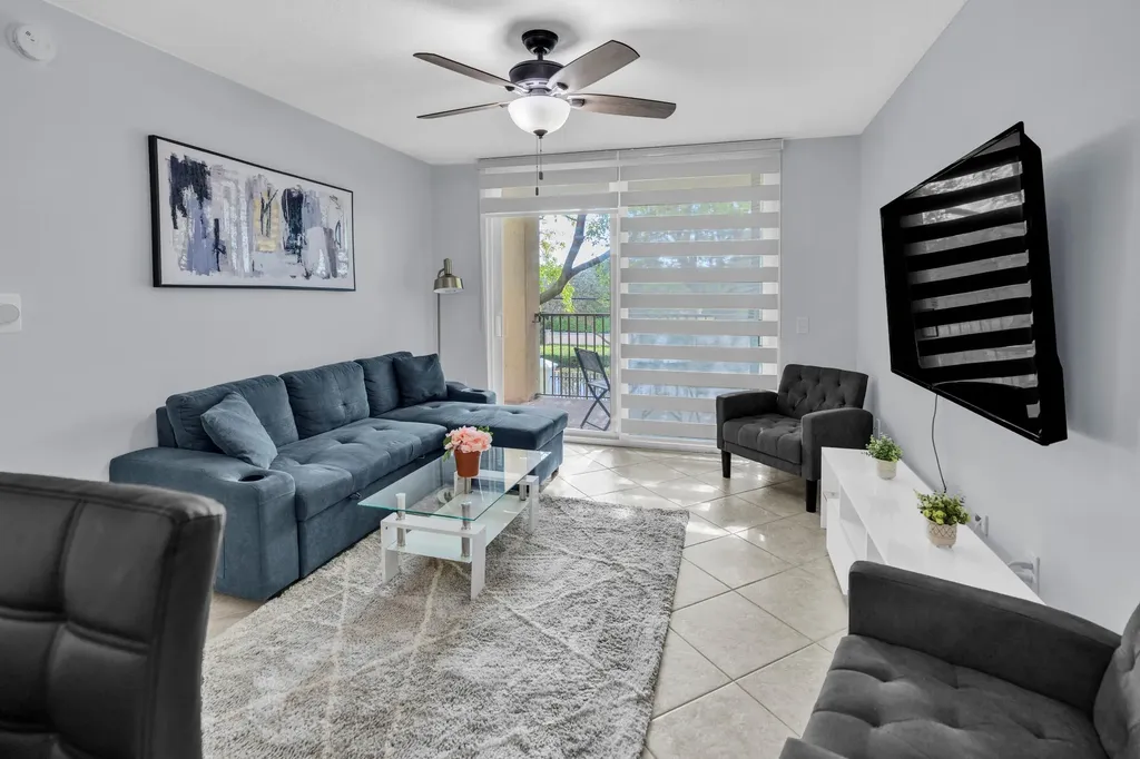 214 Villa Circle Boynton Beach FL 33435