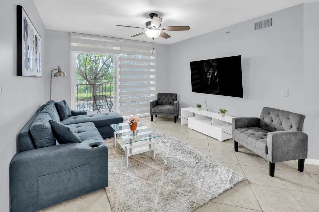 214 Villa Circle Boynton Beach FL 33435