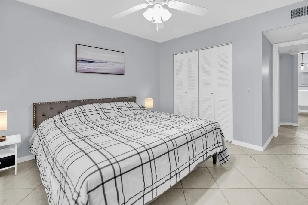 214 Villa Circle Boynton Beach FL 33435