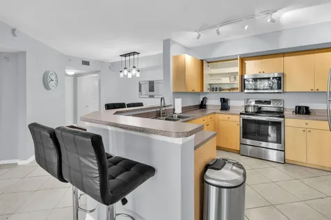 214 Villa Circle Boynton Beach FL 33435
