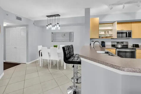 214 Villa Circle Boynton Beach FL 33435