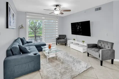 214 Villa Circle Boynton Beach FL 33435