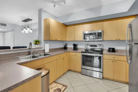 214 Villa Circle Boynton Beach FL 33435