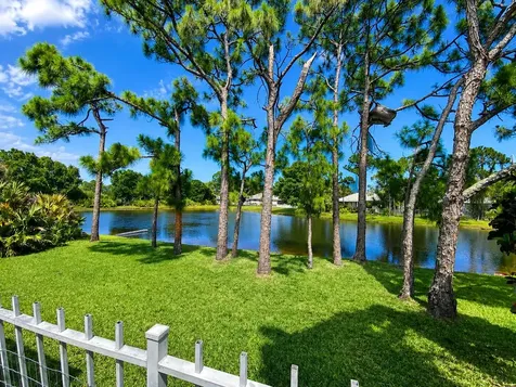 7529 SE Bay Cedar Circle Hobe Sound FL 33455