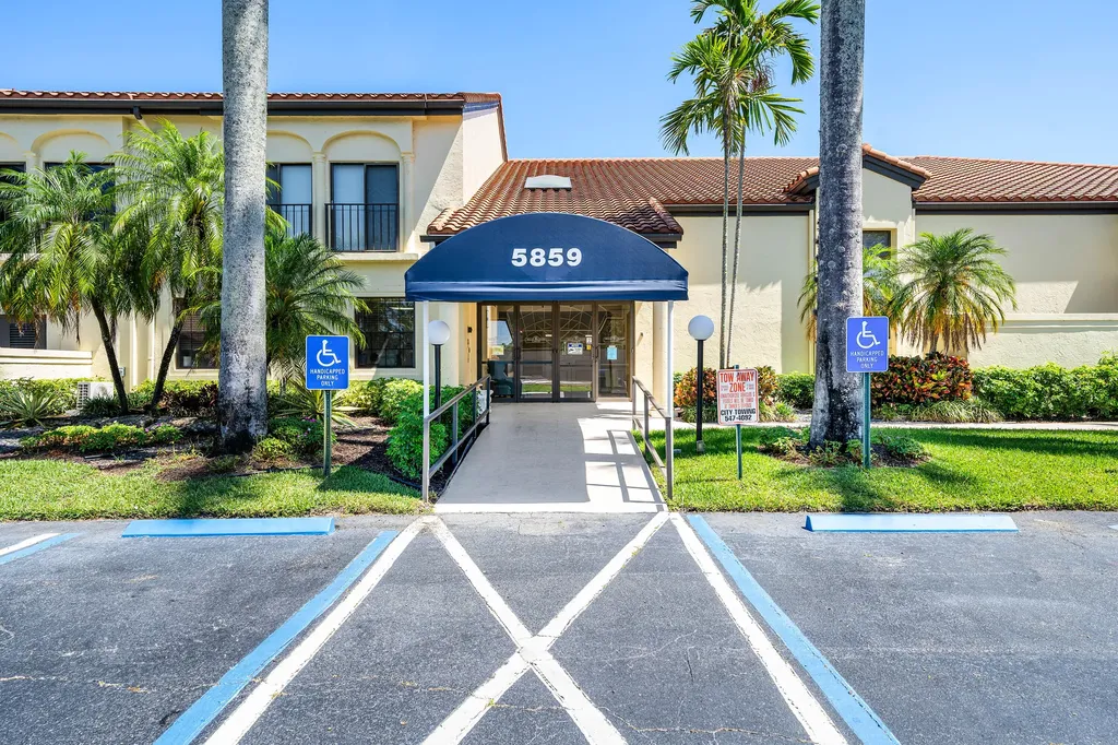 10069 Andrea Lane Boynton Beach FL 33437