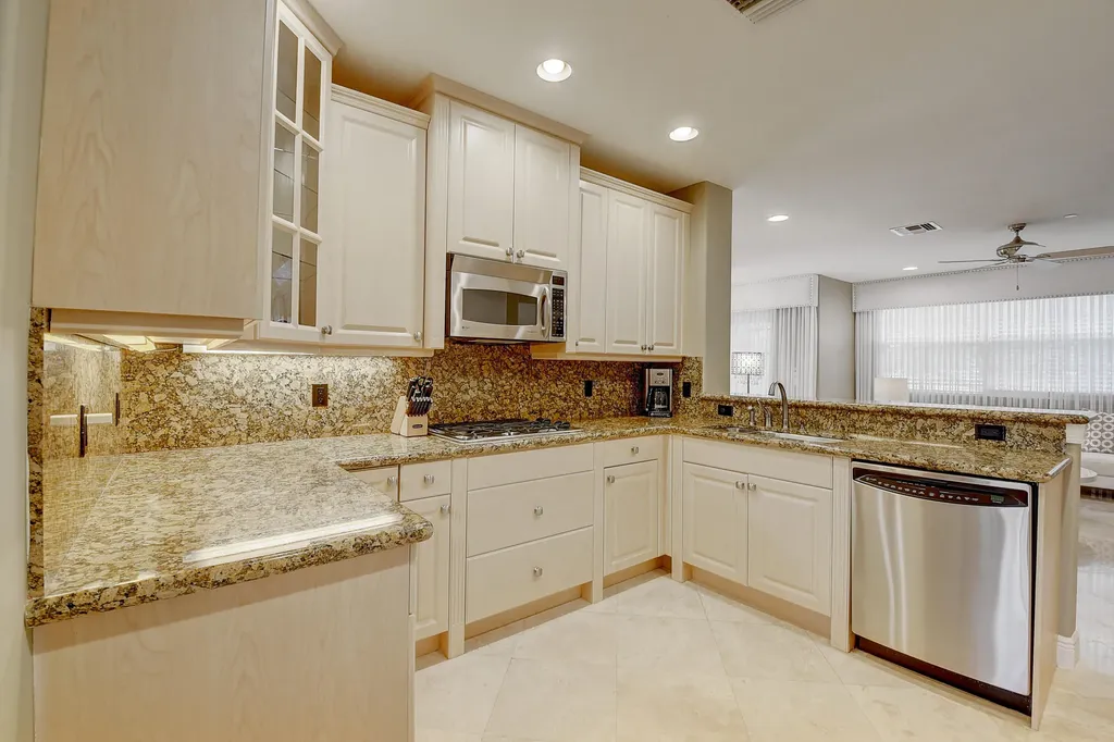 5645 NE Trieste Way Boca Raton FL 33487