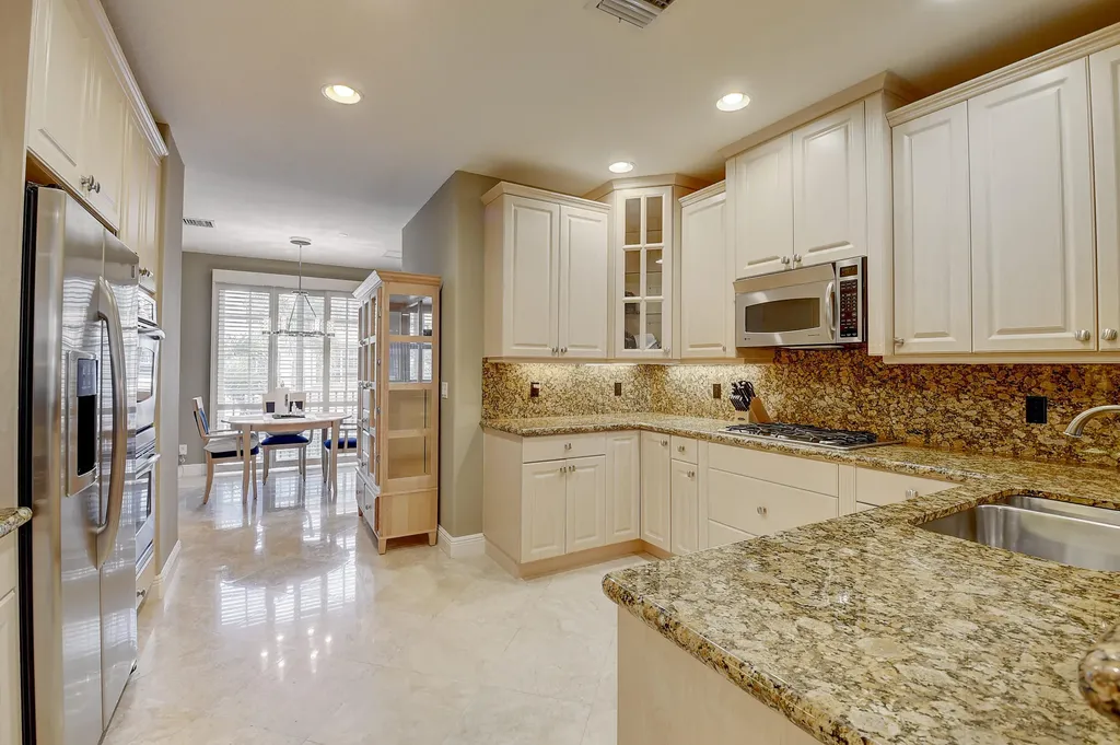 5645 NE Trieste Way Boca Raton FL 33487