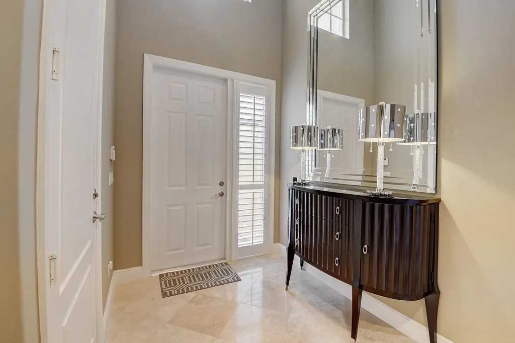 5645 NE Trieste Way Boca Raton FL 33487