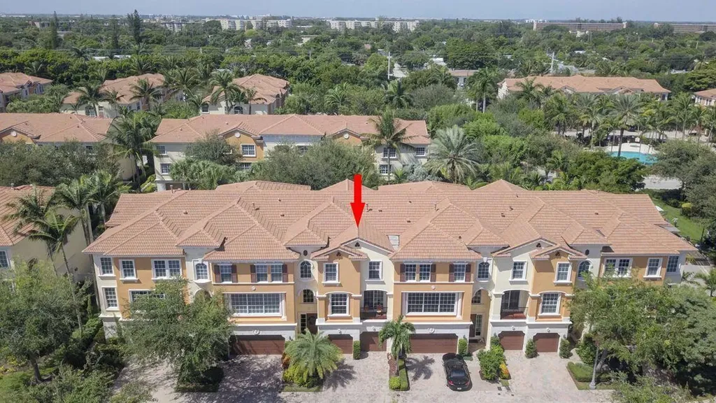 5645 NE Trieste Way Boca Raton FL 33487