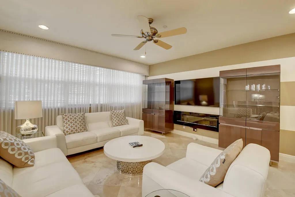 5645 NE Trieste Way Boca Raton FL 33487