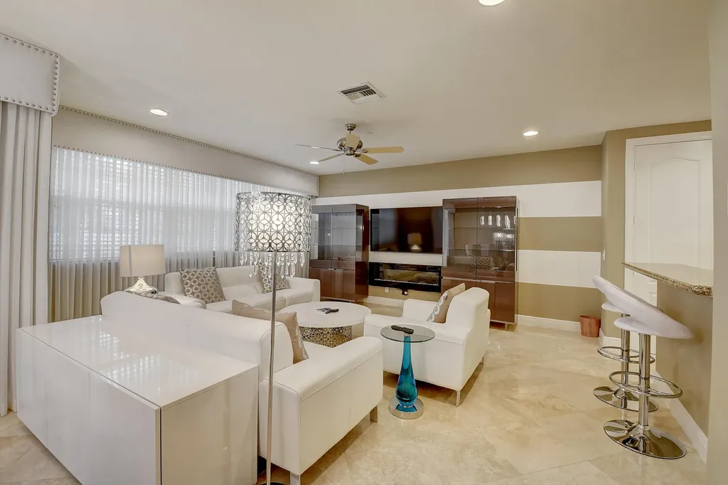 5645 NE Trieste Way Boca Raton FL 33487
