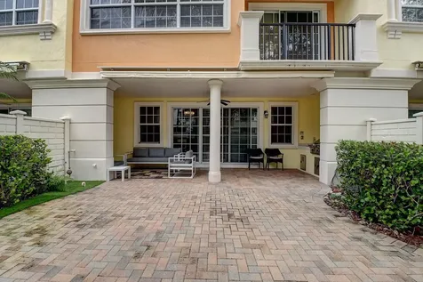 5645 NE Trieste Way Boca Raton FL 33487