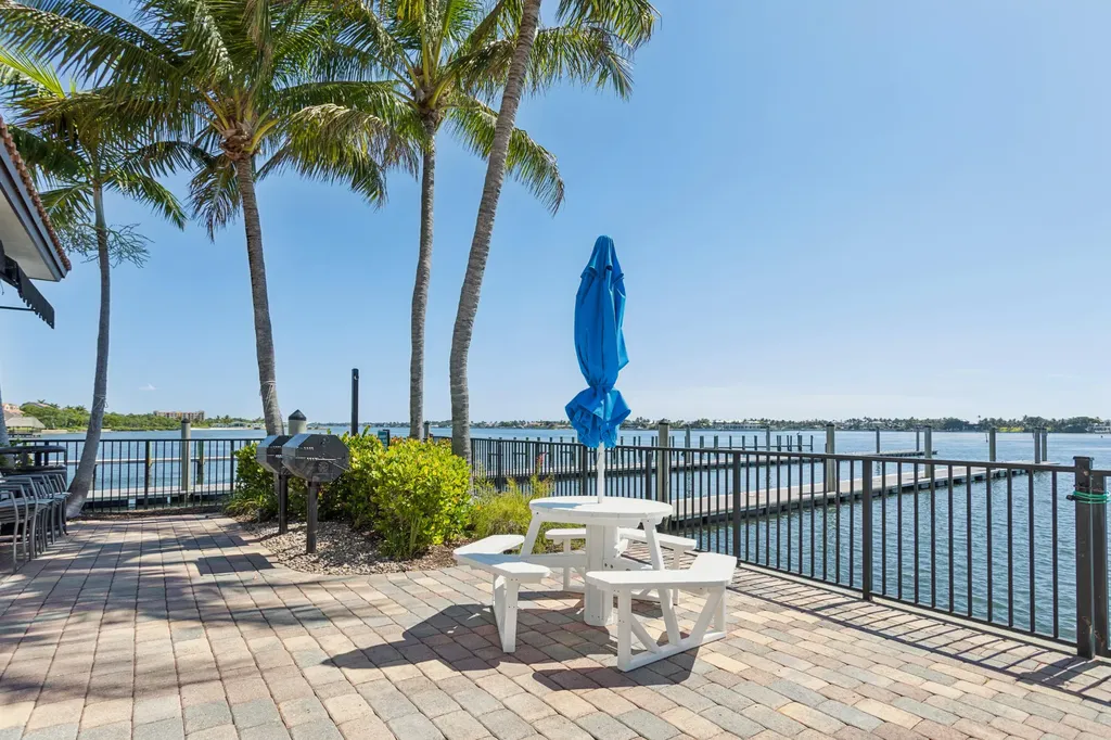 2678 N Federal Highway Boynton Beach FL 33435