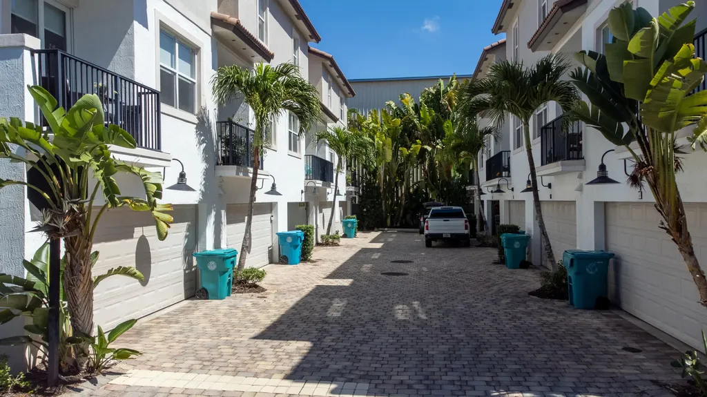 2678 N Federal Highway Boynton Beach FL 33435