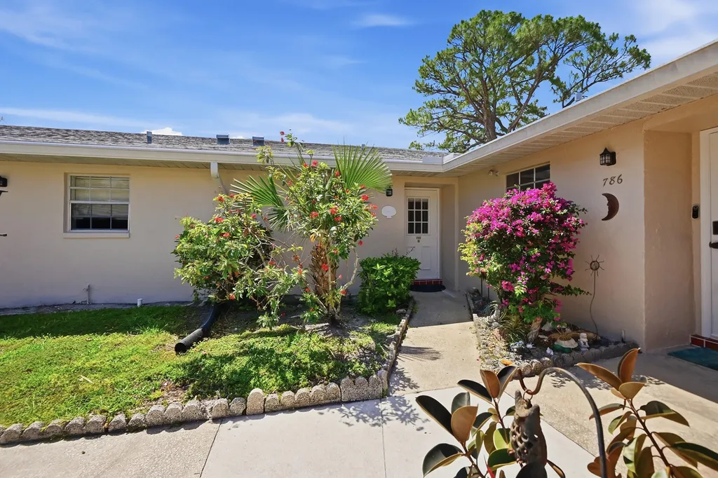 788 Nantucket Circle Greenacres FL 33467