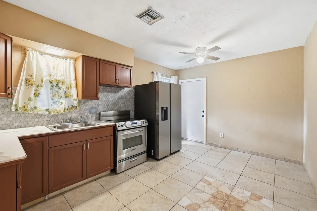 2130 SW 67th Avenue SW Miramar FL 33023