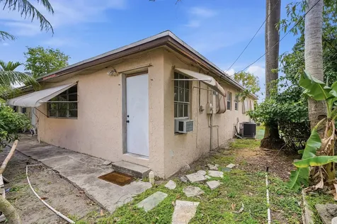 2130 SW 67th Avenue SW Miramar FL 33023