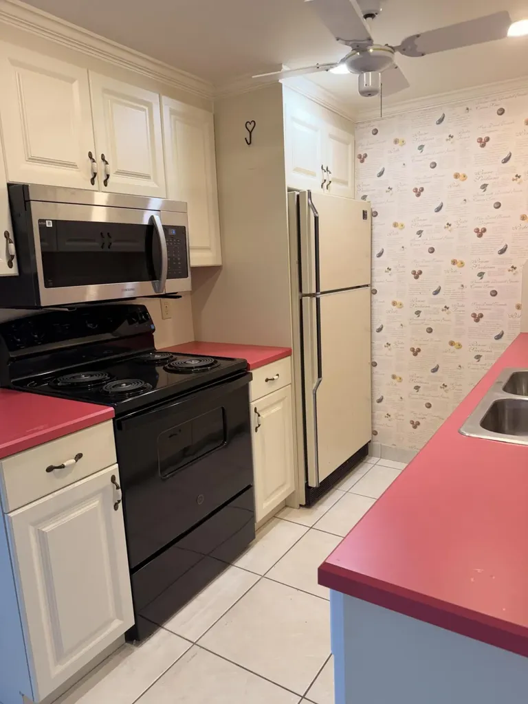 4074 Cornwall D Boca Raton FL 33434