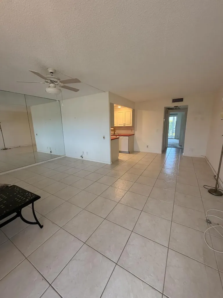 4074 Cornwall D Boca Raton FL 33434