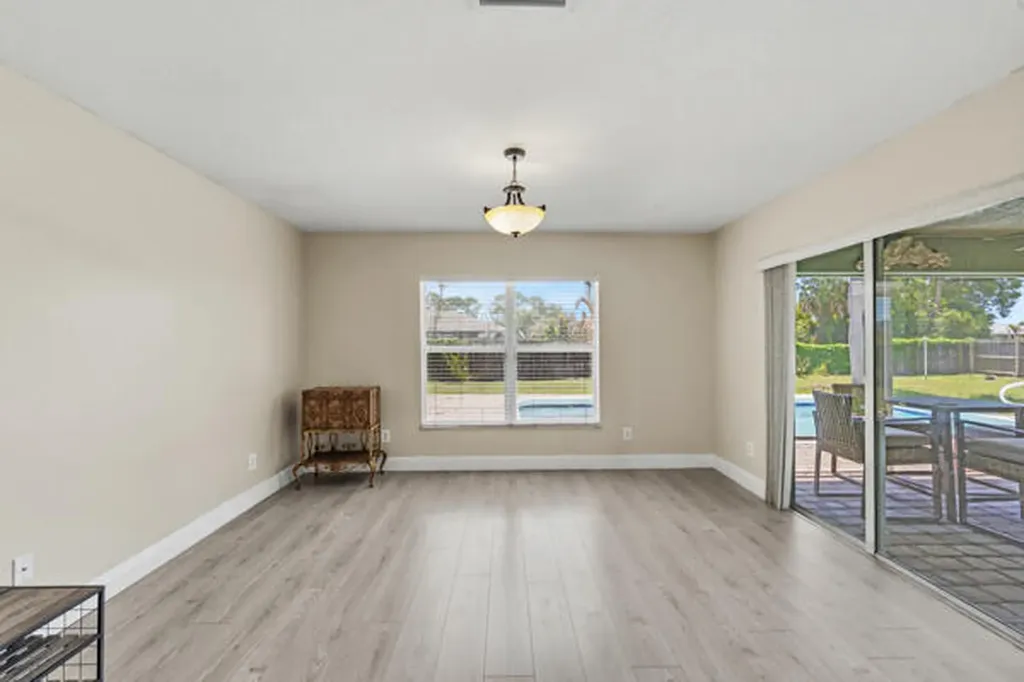 1657 SW Cefalu Circle Port St Lucie FL 34953