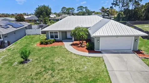 1657 SW Cefalu Circle Port St Lucie FL 34953