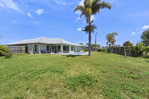 1657 SW Cefalu Circle Port St Lucie FL 34953