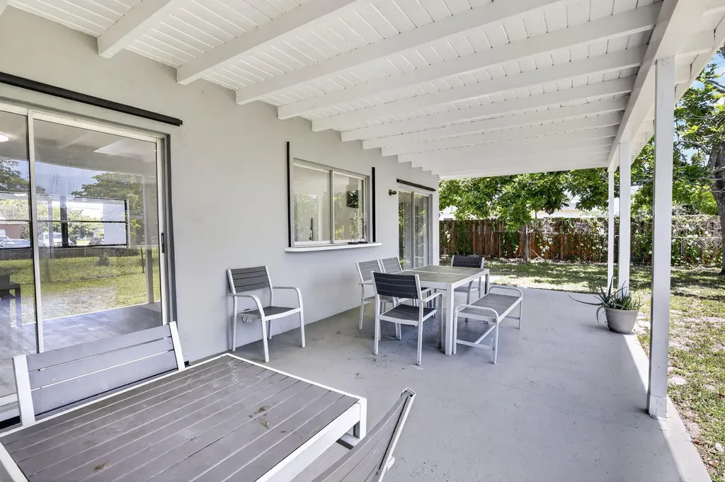 5804 NW 14th Street Sunrise FL 33313