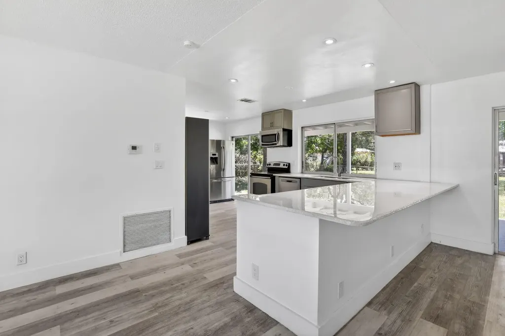 5804 NW 14th Street Sunrise FL 33313