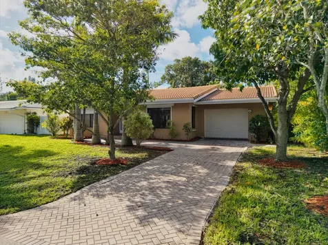 284 Allenwood Drive Lauderdale By The Sea FL 33308