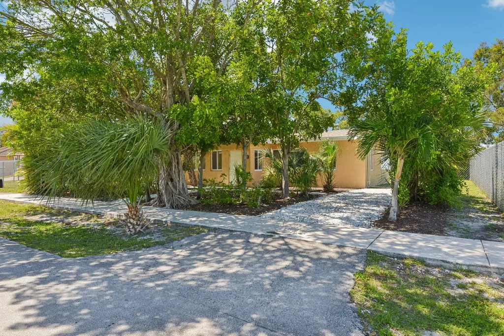 2943 NW 13th Street Fort Lauderdale FL 33311