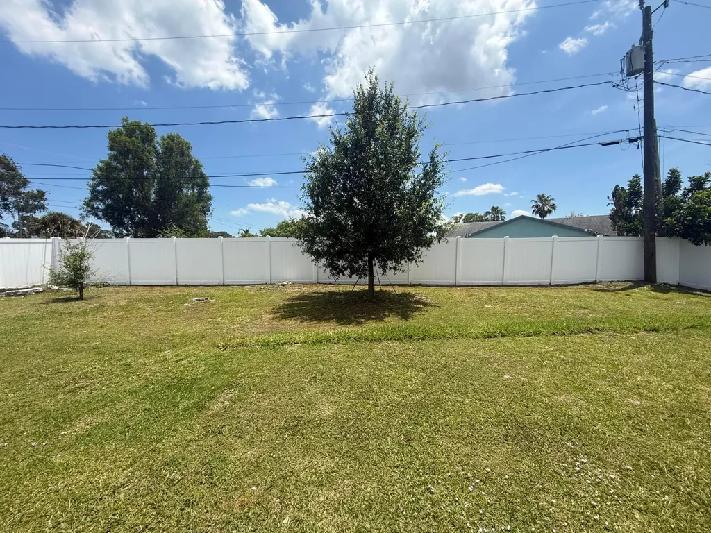 2225 SE Merrill Road Port St Lucie FL 34952