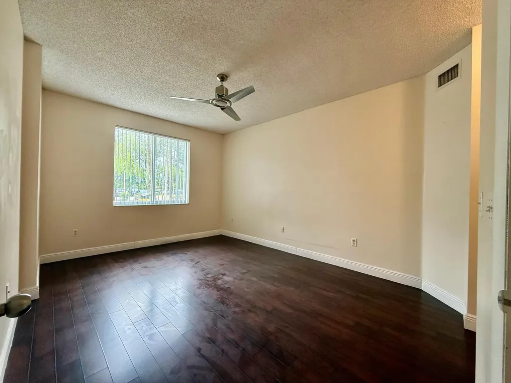 6928 SW 39th Street Davie FL 33314