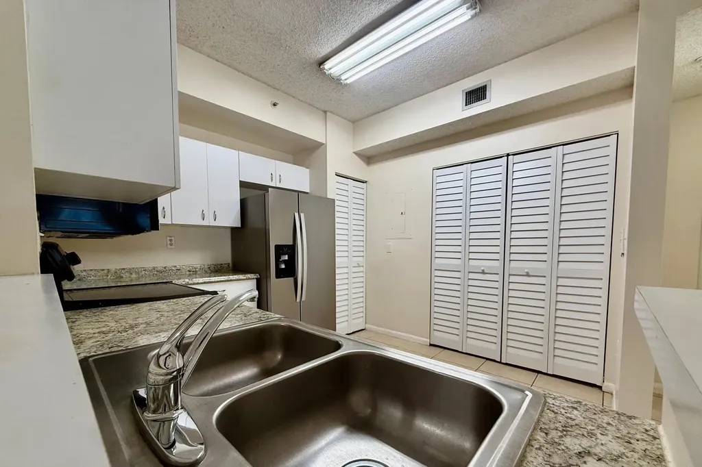 6928 SW 39th Street Davie FL 33314