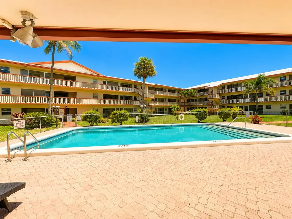 5300 Washington Street Hollywood FL 33021