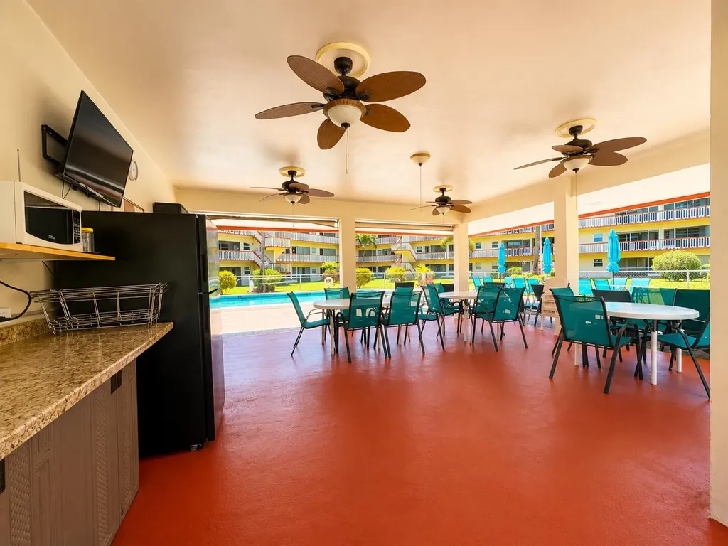 5300 Washington Street Hollywood FL 33021