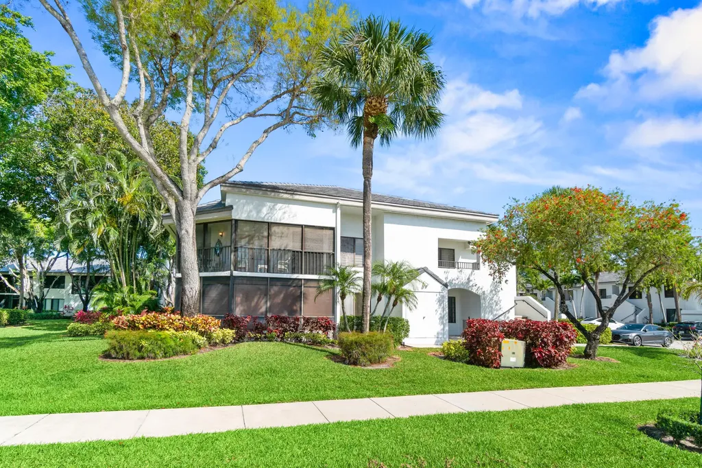 7533 Glendevon Lane Delray Beach FL 33446