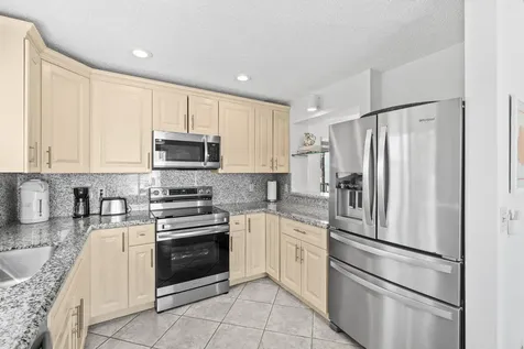 7533 Glendevon Lane Delray Beach FL 33446