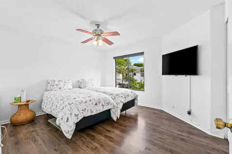 7533 Glendevon Lane Delray Beach FL 33446