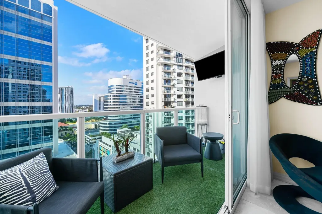 350 SE 2nd Street Fort Lauderdale FL 33301