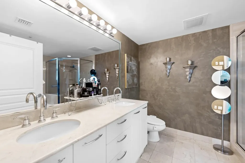 350 SE 2nd Street Fort Lauderdale FL 33301