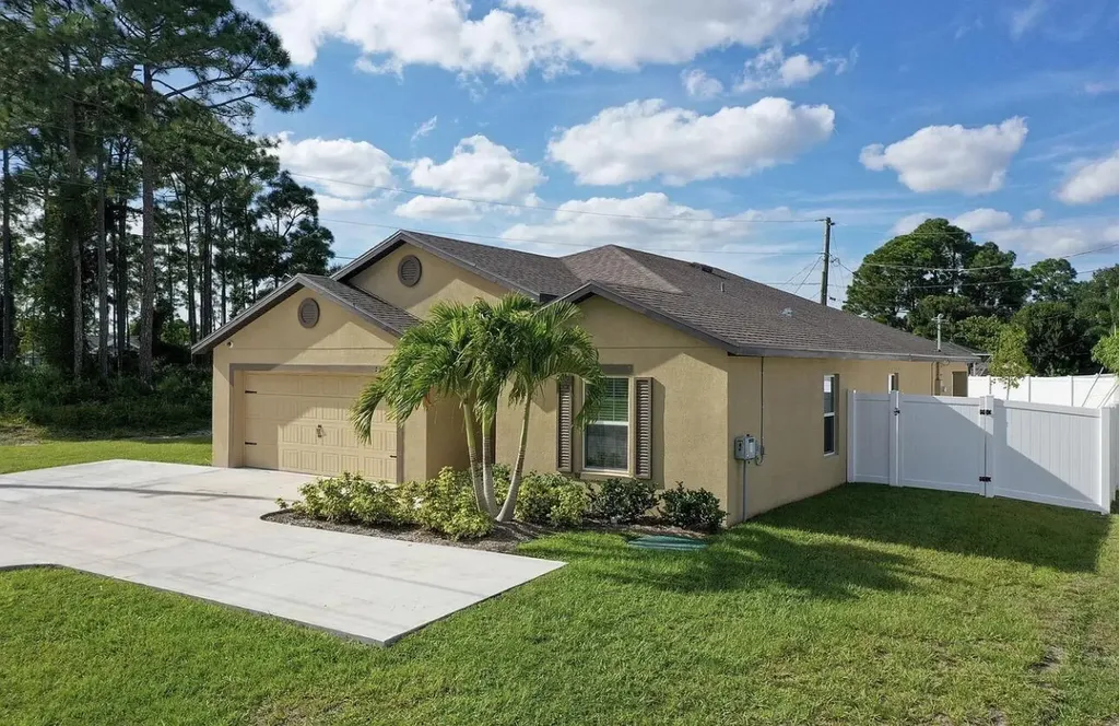 1381 SW Paar Drive Port St Lucie FL 34953