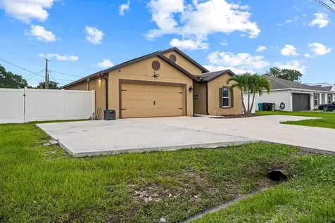 1381 SW Paar Drive Port St Lucie FL 34953